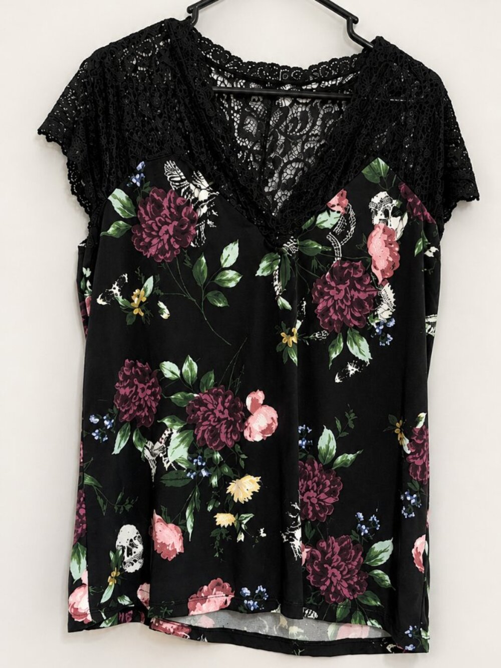 Torrid Size 00 Black Floral Lace Blouse Butterflies Short Sleeve